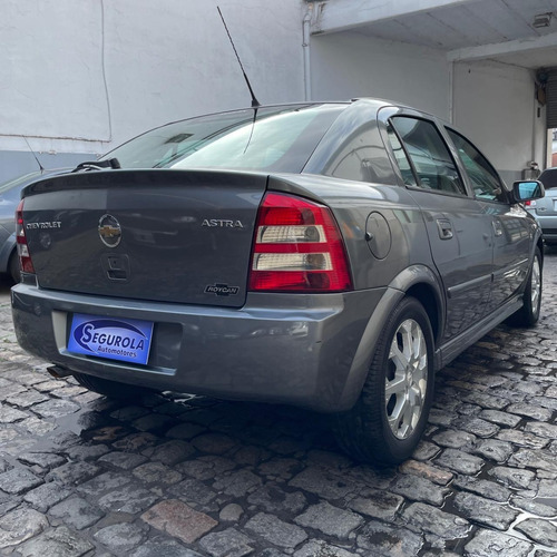 Imagen 4 de 13 de Chevrolet Astra Gls 2011