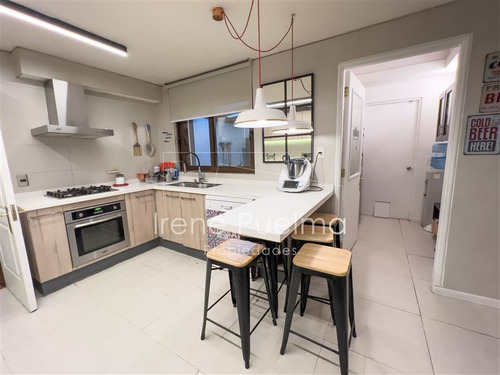 Imagen 7 de 19 de Vende Casa Remodelada Con Plaza Valle La Dehesa Lo Barnechea