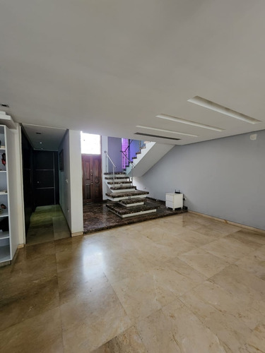 Imagen 9 de 18 de Townhouse En Venta Urb Trigal Norte (solo Cliente) Da