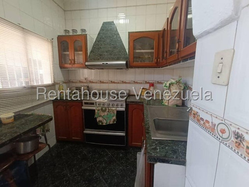Casa En Venta En Los Magallanes De Catia Mls# 25-10640