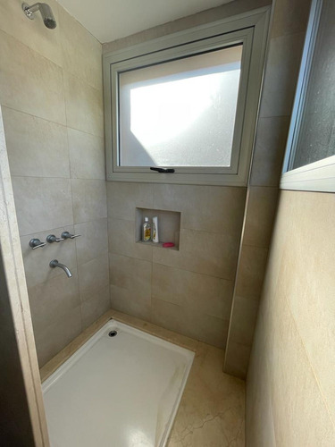 Imagen 20 de 30 de Venta Casa Moderna Y De Categoria En Parque Leloir