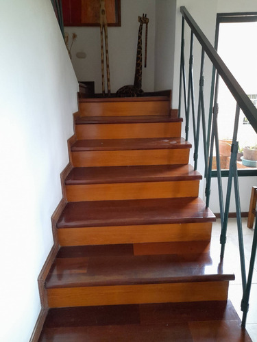Imagen 16 de 27 de Townhouse En Urbanismo Privado La Mapora. Rodeado De Vegetación.