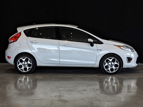 Imagen 9 de 15 de Ford Fiesta Kinetic Design 1.6 120cv Titanium 2013