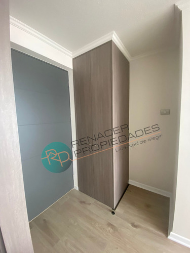 Departamento En Cuarto Piso, Una Habitación, Comuna De La Ci