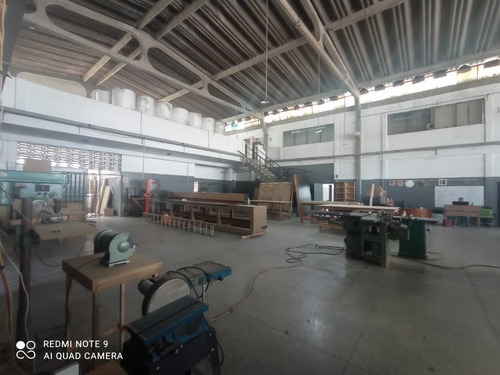 Imagen 2 de 8 de Yohandys Vende Galpon Industrial En La Urb Los Criollitos