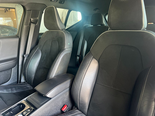 Volvo XC40 2.0 T5 R-DESIGN AWD