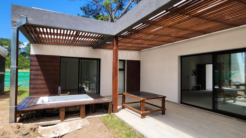 Casa Moderna A Estrenar 3 Dormitorios -pinamar- Financiación