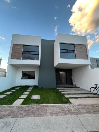 Venta De Casa En San Isidro Juriquilla