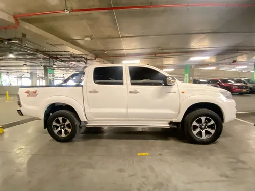 Toyota Hilux 2.5 Imv 100 hp 4x4