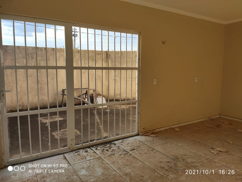 Imagem 7 de 15 de Casa Ampla Na Cidade De Crateús-ce (esquina) Com 136m2 De Área Construida E Com Estrutura Pronta Para Ampliacão