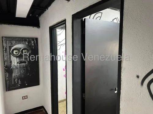 Fondo De Comercio Dedicado A La Distribucion De Alimentos Pre-empacados, En Venta, En El Hatillo. 25-12736