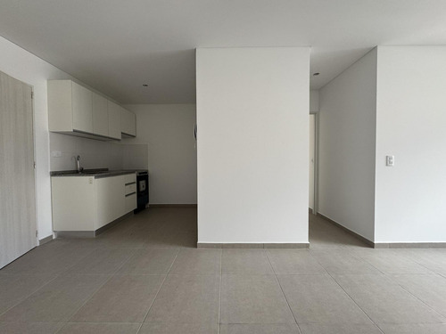 Oportunidad! Departamento De 2 Dormitorios Con Balcón