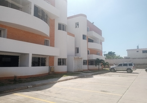 Irg Asein2355p Vende Confortable Apartamento Tipo Duplex En Obra Blanca En San Diego. Edo. Carabobo