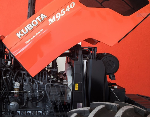 Imagen 4 de 5 de Tractor Kubota M9540 Rops Con Pala Omar Martin