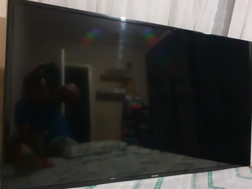 Imagem 5 de 6 de Smart Tv 48 Samsung, Com Detalhe, Display Com Marca (faixa)