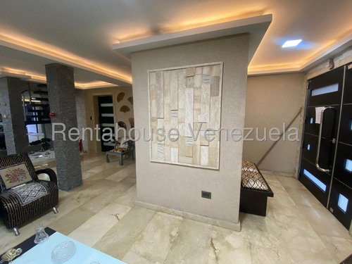 Casa De Lujo En Venta Ubicada En El Trigal Norte Fmp Moderna Recien Remodelada Con Cocina Italiana.