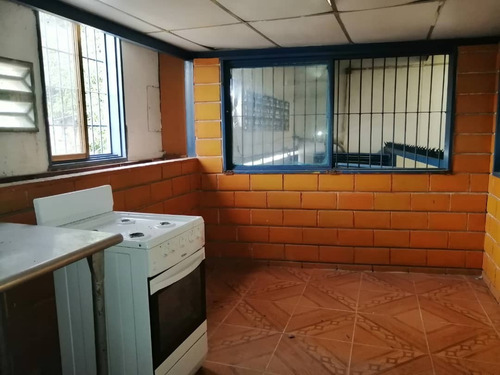 Imagen 5 de 6 de En Venta Galpon Ubicado En Santa Ines . De Oportunidad. 04243696558