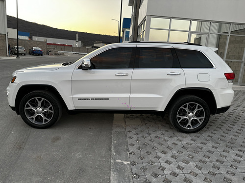 Jeep Grand Cherokee 3.6 Limited Lujo 4X2 At