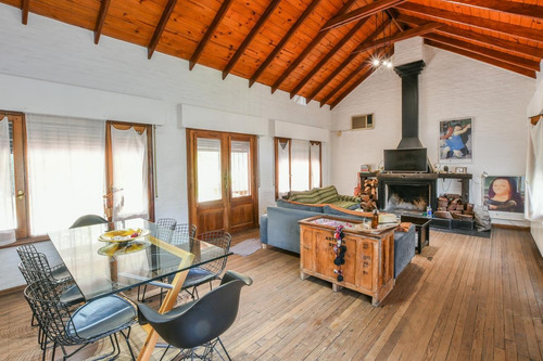 Imagen 2 de 30 de Casa De 4 Dormitorios En Venta Con Pileta En Aldea