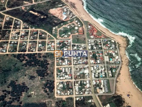 Terreno Con Una Ubicacion Espectacular Frente A La Plaza Donde Esta El Chorro Y Frente Al Complejo De Terrazas.