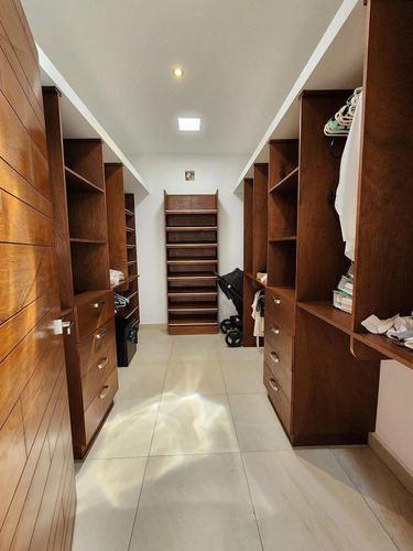 Casa Con 22 Paneles Solares En Venta En Montes De Ame