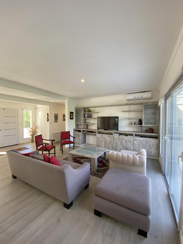 Excelente Casa En Venta - Barrio Chacras De La Cruz