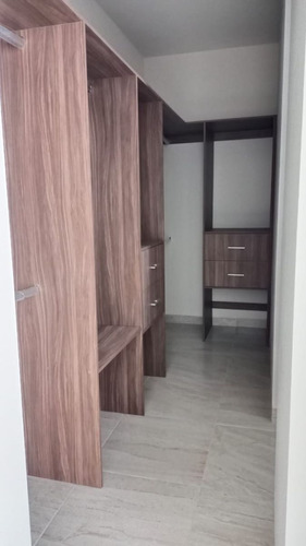 Venta De Casas En Virrey De Cataluña En Altos Del Marqués, Zona El Campanario
