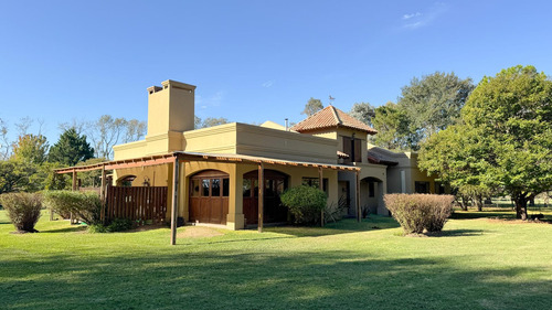 Casa En Venta En Carmen De Areco La Alameda Barrio De Chacras