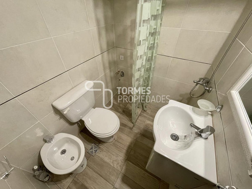 Imagen 10 de 30 de Tour Virtual Departamento En Venta 1 Ambiente Con Balcón A Metros De Plaza Colón - Mar Del Plata