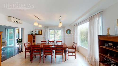 Tour 360º - Casa Al Lago Con Cuatro Dormitorios En Los Sauces