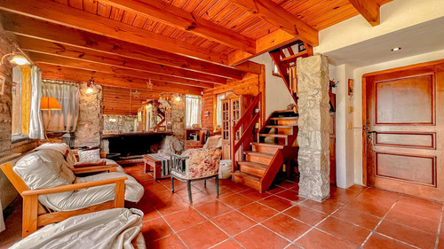 Casa Tres Ambientes. Parque. Piscina. La Armonía. Venta.