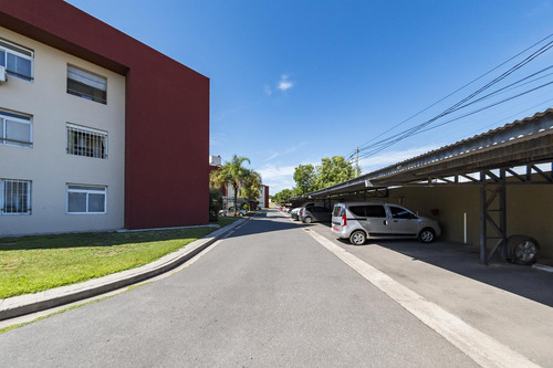 Departamento Dos Dormitorios En Venta En Complejo Cerrado