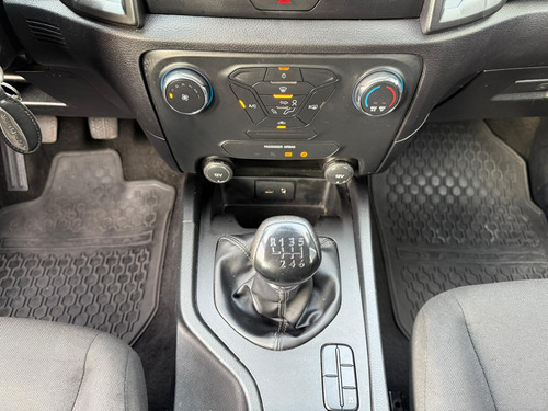Ford Ranger XL 2.2L MT 4X2