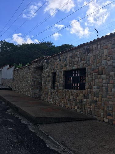 Imagen 1 de 14 de Casa Estilo Colonial Español Colinas De Guataparo