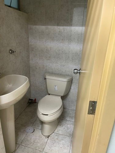 Imagen 5 de 14 de Rento Excelente Casa Super Ubicada
