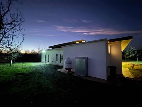 Amplia Y Moderna Casa 4d Y 3b En 5000 M2