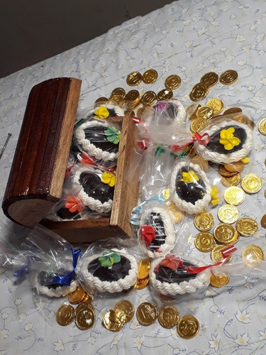 Imagen 9 de 12 de Cofres Diferentes Tamaños Con Huevos De Pascuas De Regalo
