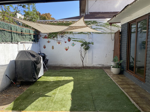 Casa En Venta De 3 Dorm. En Vitacura, Las Hualtatas/alderete