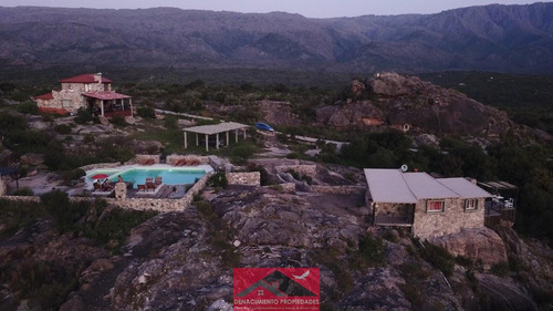 Se Vende Complejo De 4 Cabañas En Nono