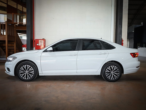 Imagen 5 de 15 de Volkswagen Vento 2019 1.4 Comfortline 150cv At