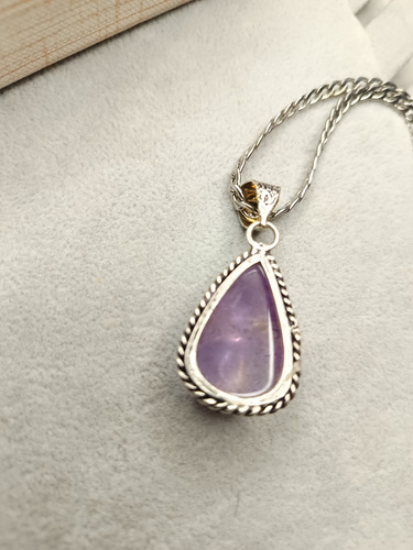 Collar Con Amatista Engarzada Plata Trasmuta Justicia