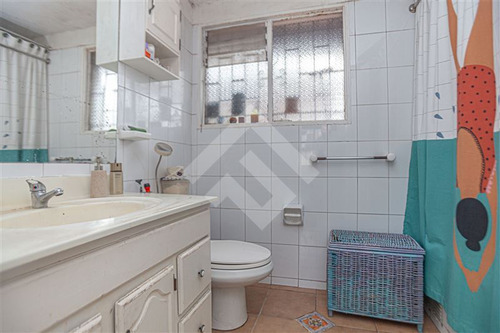 Casa En Venta De 5 Dorm. Con Piscina En Las Condes