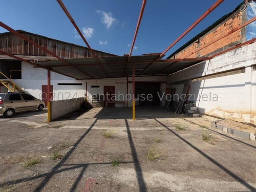En Venta Galpon Industrial En Barquisimeto Cuenta Con Amplios Espacios Ideales Para El Area De Procesos Industriales O Almacen Para Cualquier Empresa Comercial Francisco Rojas Norscia Rentahouse!!!