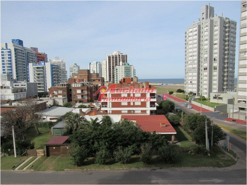 Imagen 17 de 30 de Venta De Apartamento De Dos Dormitorios En Punta Del Este