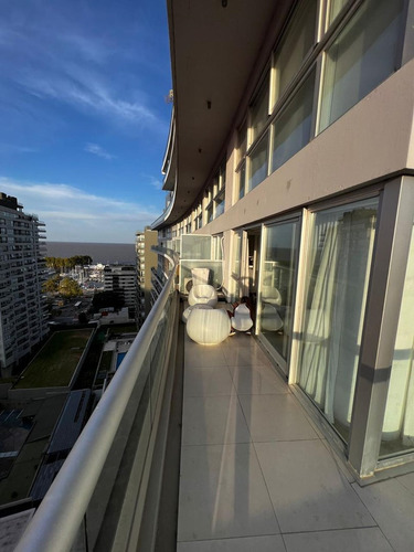 Departamento En Alquiler En Olivos, Amueblado, Palmeras, Puerto, Rio, Vigilancia 24 Hs., Pileta, Parrilla, Balcón, Cochera, Vicente López, G.b.a. Zona Norte