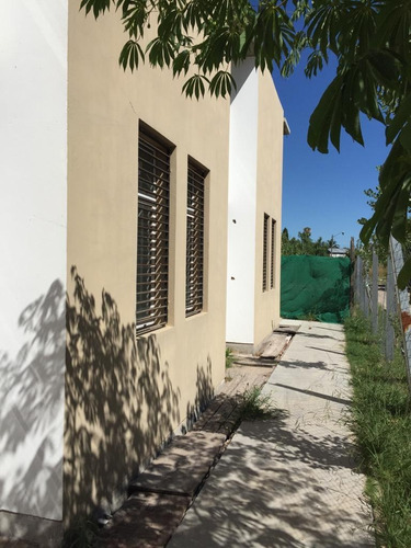 Duplex En Venta En Los Hornos