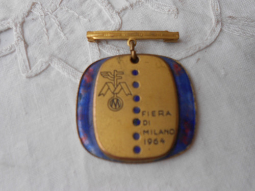 Lucheto Pin Prendedor Feria Milan Año 1964 -  Esmaltado 