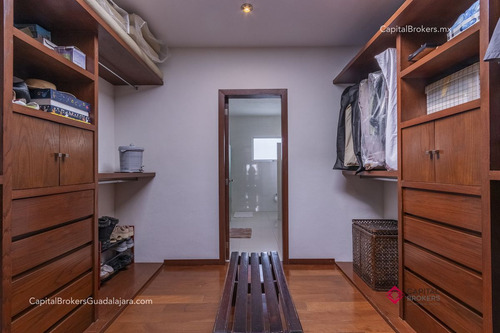 Residencia De Lujo En Los Olivos En Venta