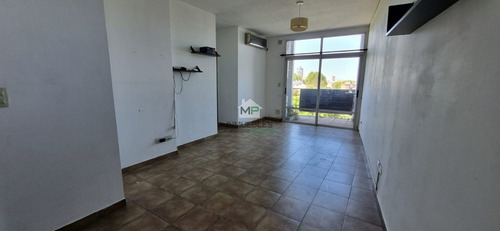 Imagen 2 de 17 de Ideal Inversión O Vivienda - Ambientes Amplios - Vista Abier