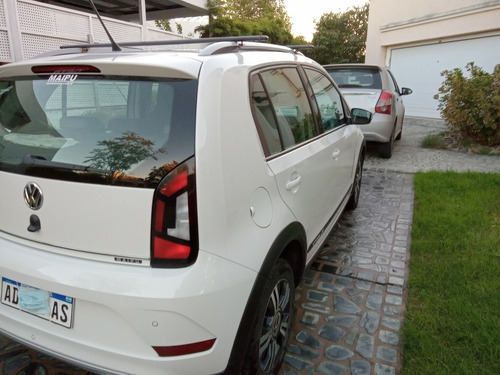 Volkswagen Up! 2019 1.0 Cross Up!